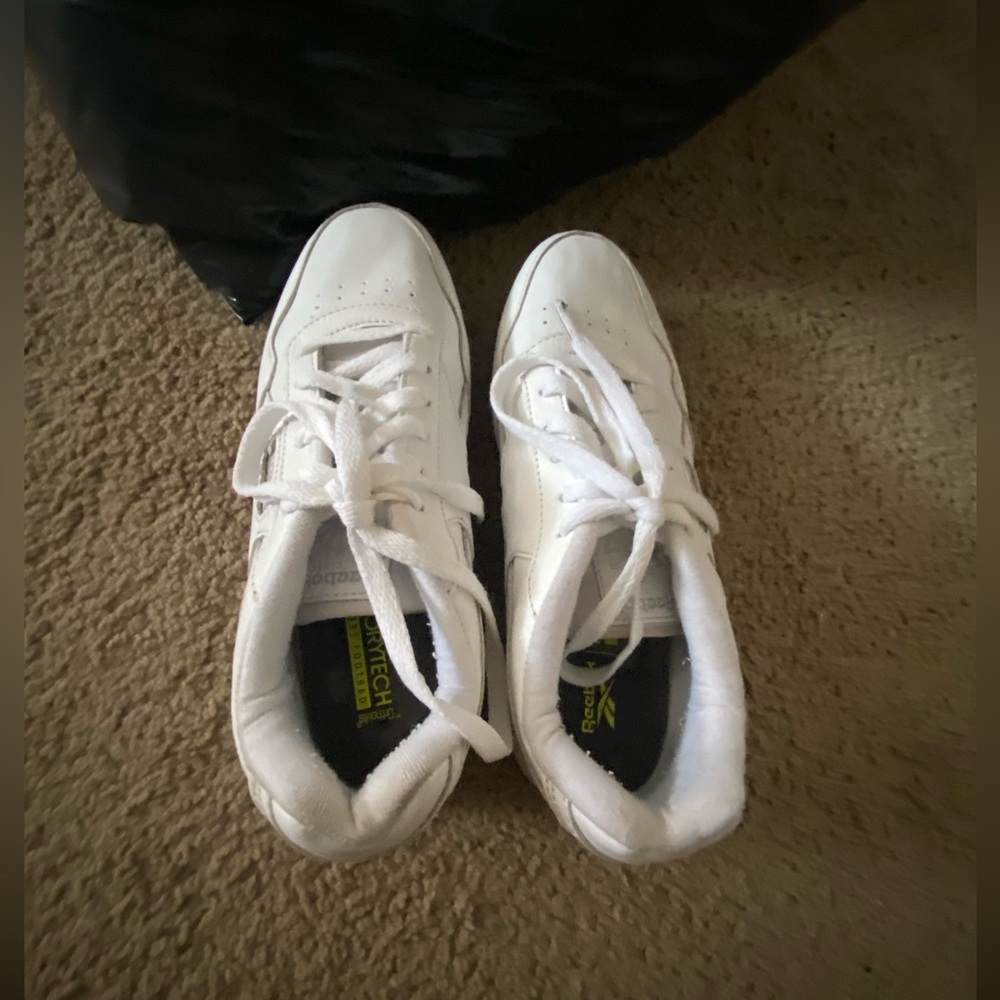 Reebok - Picture 2 of 7